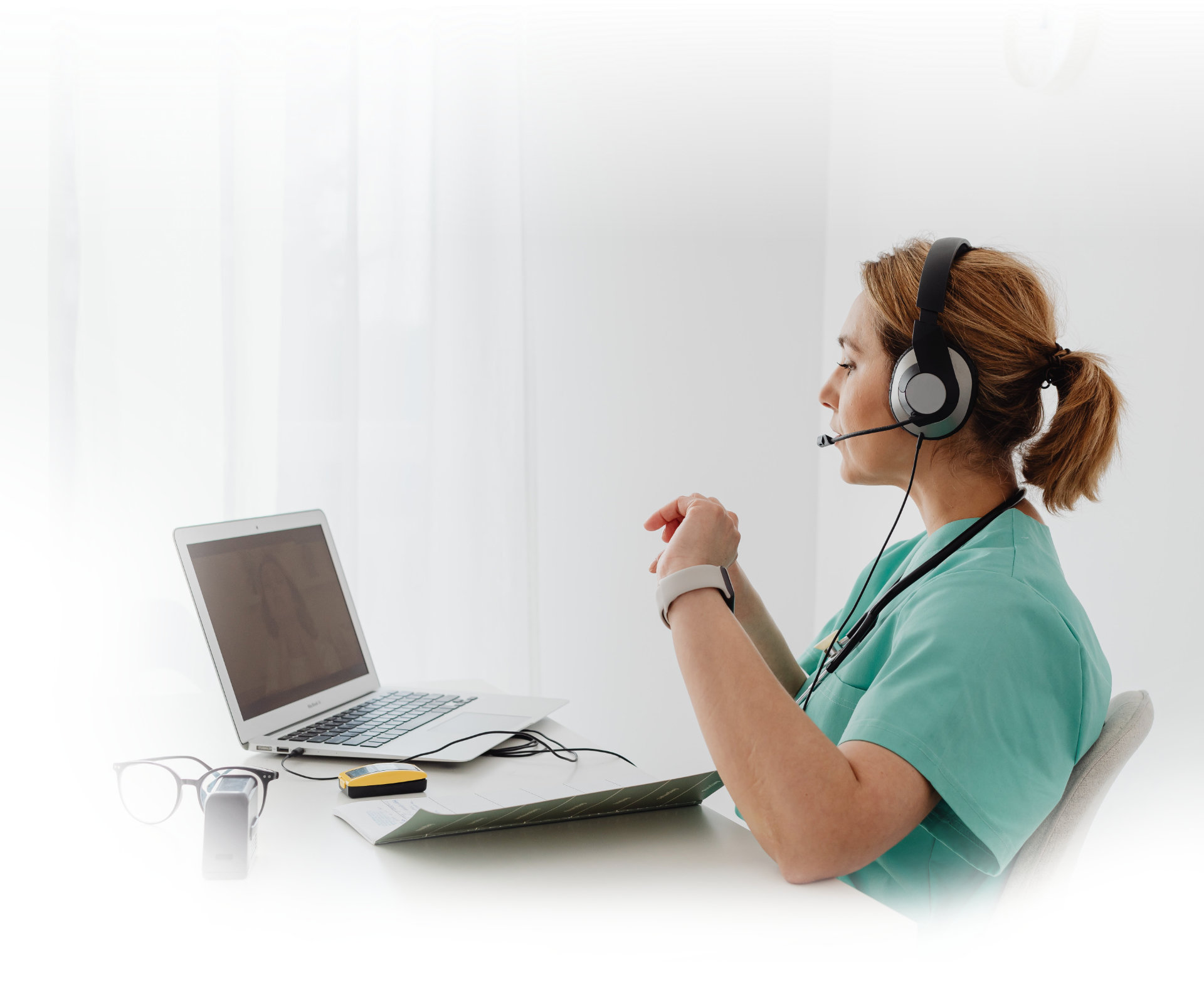 Are you a veterinary professional facing a challenging case and require referral advice?